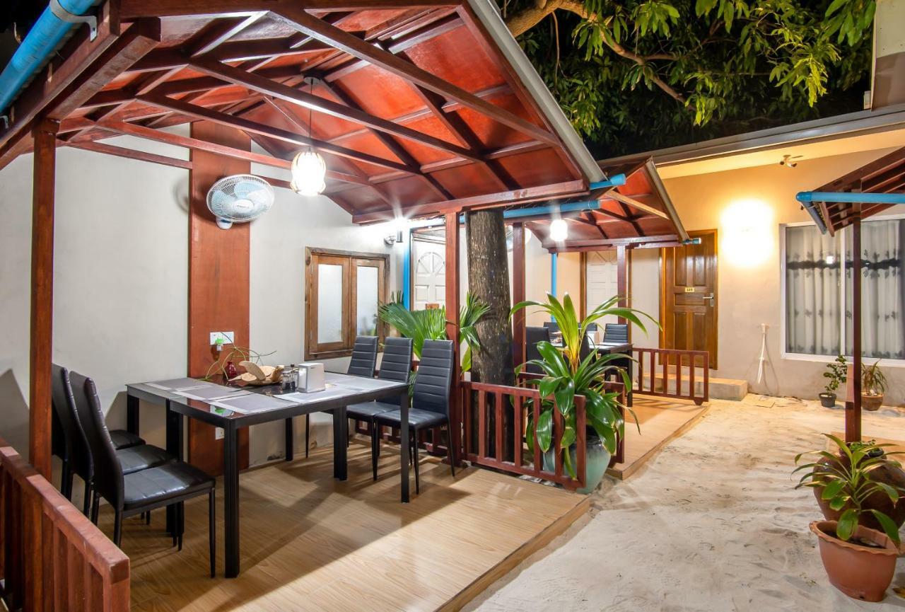 Starry Night At Ukulhas Hotell Exteriör bild